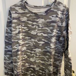Evys Tree Elena sweater. Size M. NWOT